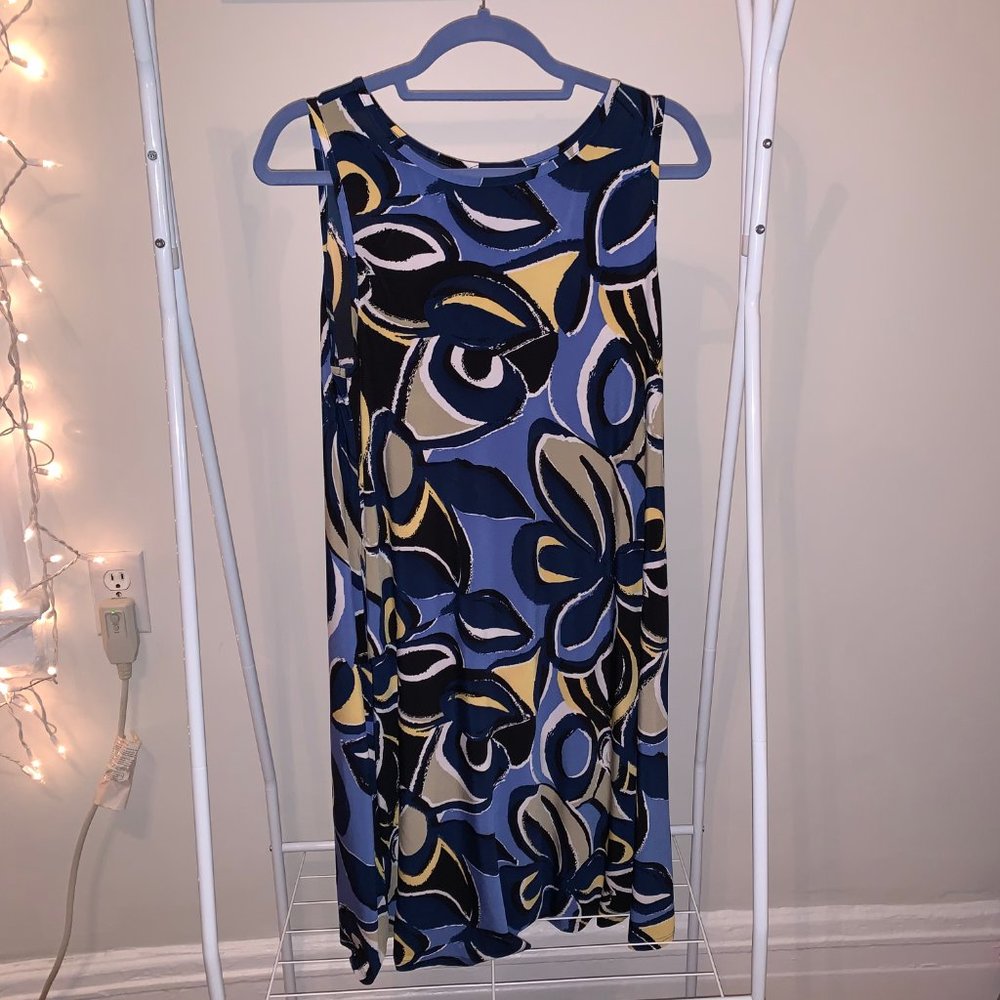 Patterned Dress - Picture 4 of 4